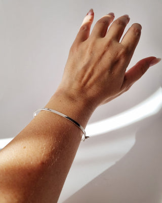 Bracelete  Minimalista em Prata 925  Thyassa